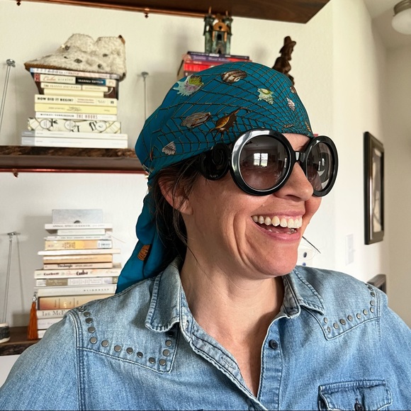 Gucci VTG Seashell Portal Silk Scarf - Picture 5 of 16